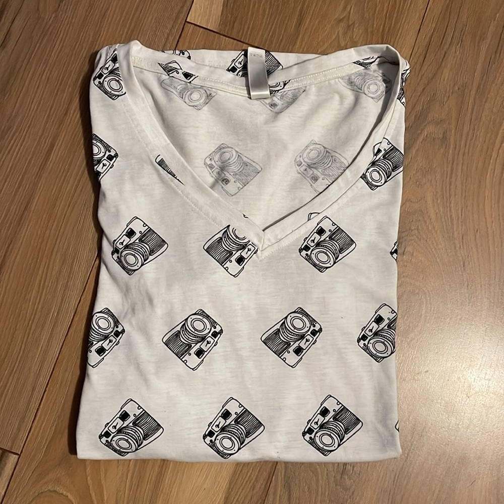 🟢 FREE WITH ANY PURCHASE OVER $10. Fun Camera Pattern T-Shirt